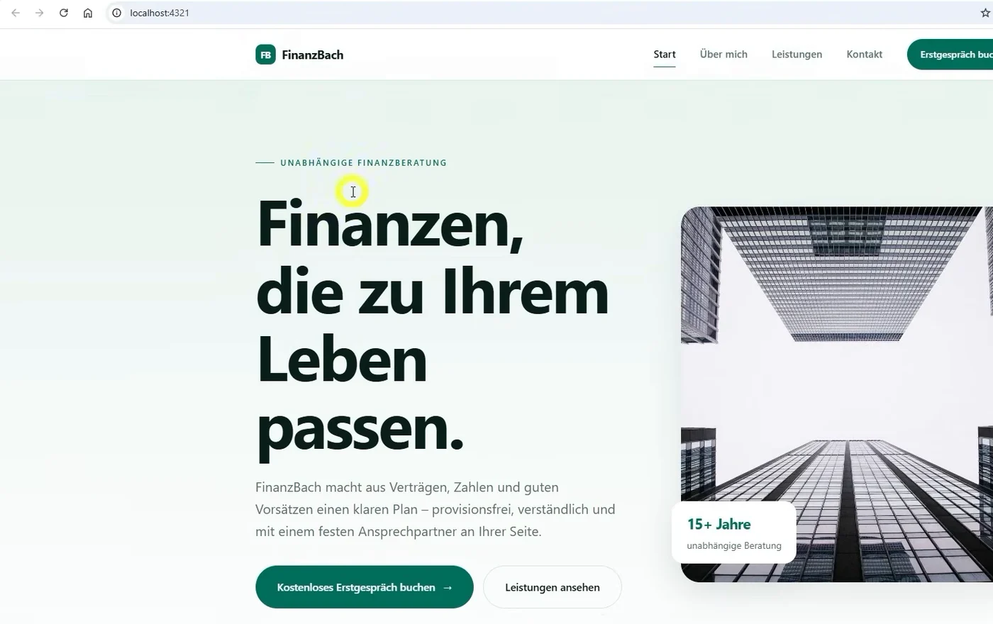 Beispiel-Website in der Vorschau nach der Farbänderung zu Grün
