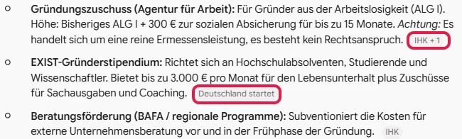 Antwort zu Förderprogrammen mit grauen Quellen-Chips hinter den Absätzen, zwei davon rot markiert